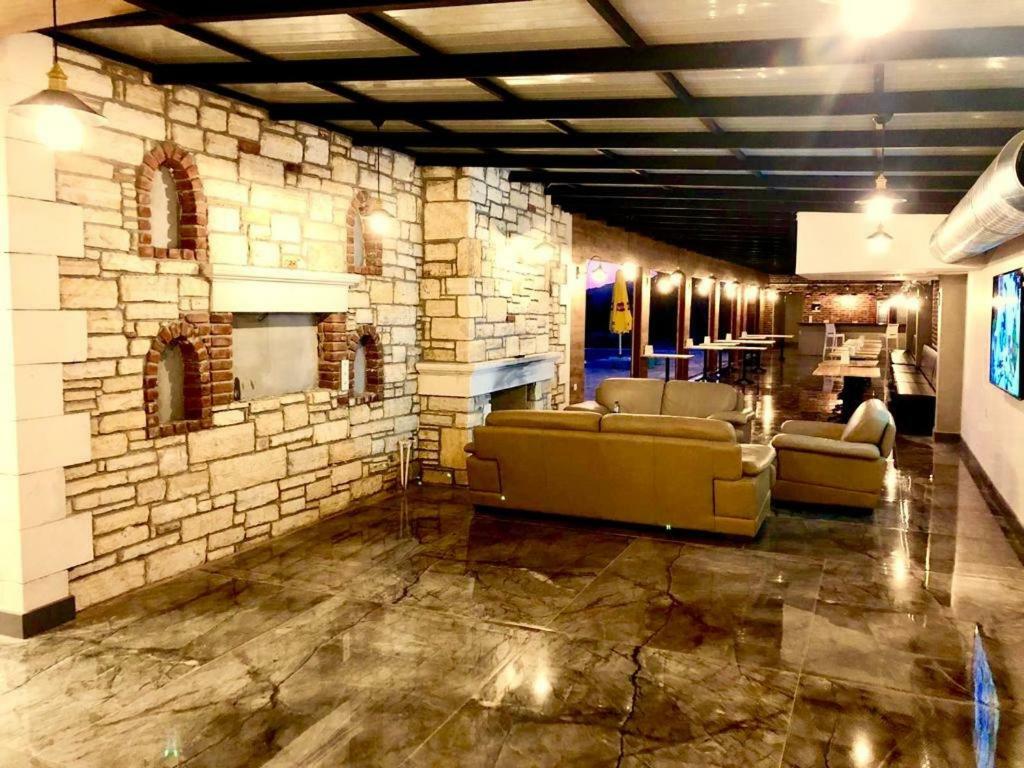 Victoria Hotel And Lounge Foca Εξωτερικό φωτογραφία