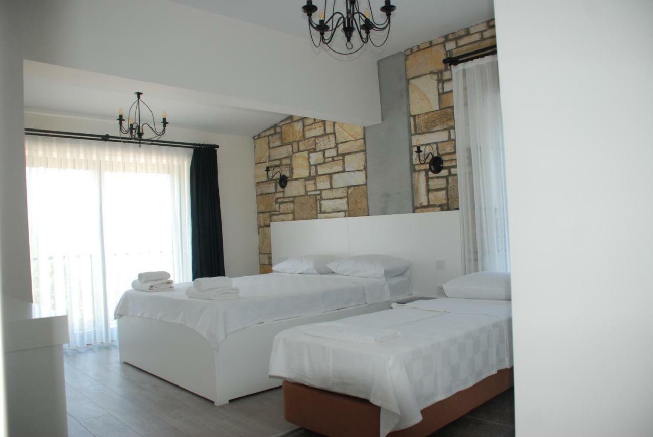 Victoria Hotel And Lounge Foca Εξωτερικό φωτογραφία