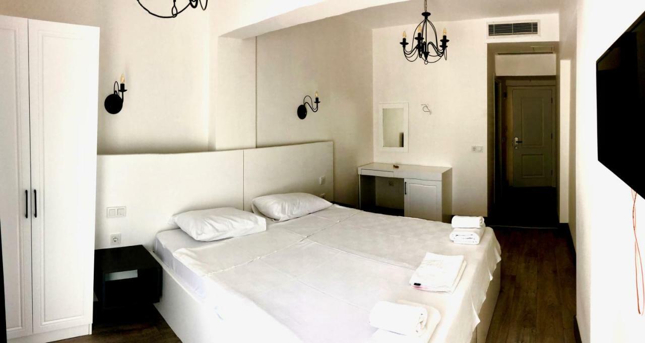 Victoria Hotel And Lounge Foca Εξωτερικό φωτογραφία