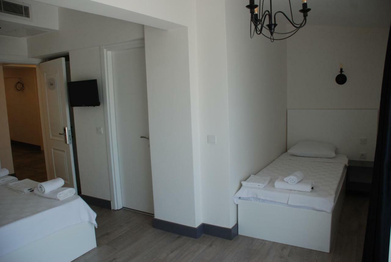 Victoria Hotel And Lounge Foca Εξωτερικό φωτογραφία
